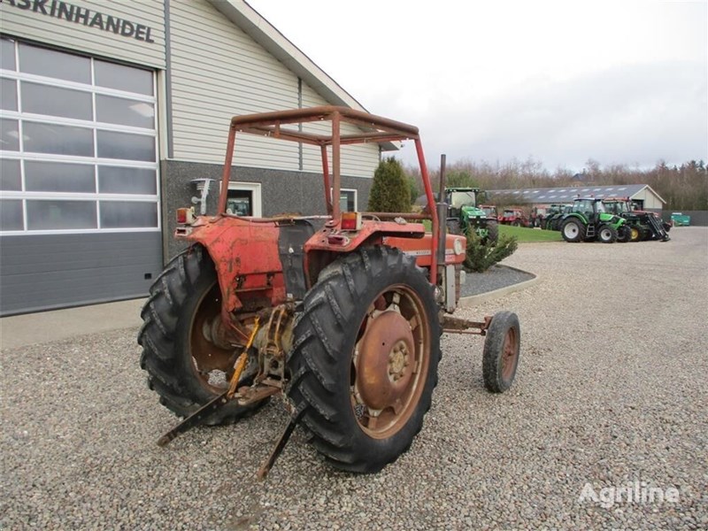MASSEY FERGUSON 165 Ciągnik kołowy MASSEY FERGUSON 165 3 331 EUR ...