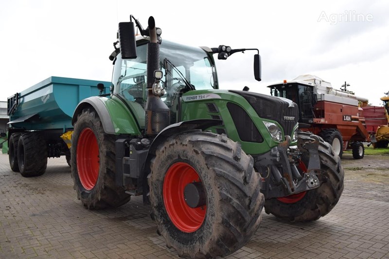 Fendt 724 Vario Ciągnik kołowy Fendt 724 Vario 74 800 EUR Ciągniki