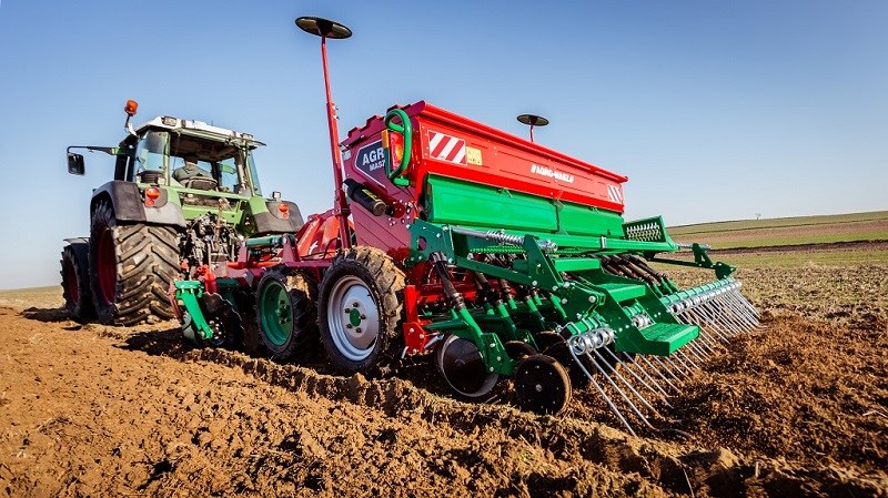 126 1 01 Agro Masz Zestaw uprawowo siewny SR 300 do pliku 5004