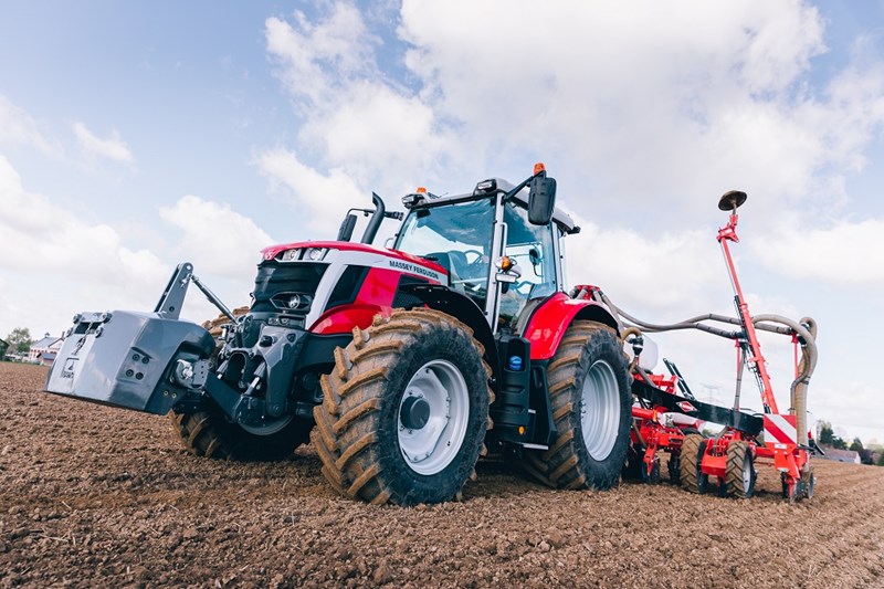 313 1 do pliku 6672 1 w polu MF 6S 145 CORN SEEDING WORKING BEZU 0521 005