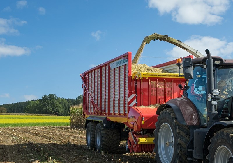324 1 01 do pliku 6654 JUMBO 7220 COMBILINE Case Maissilage 09 hq za ciagnikiem