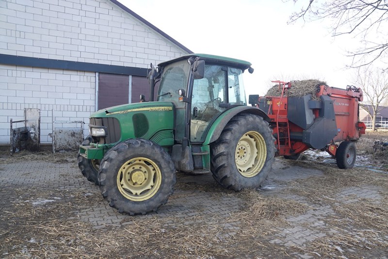 392 1 do pliku 6758 John Deere