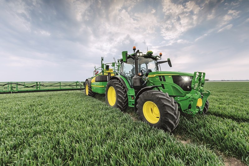 422 1 01 6765 John Deere ciagnik z opryskiwaczem r2g029874 LSC