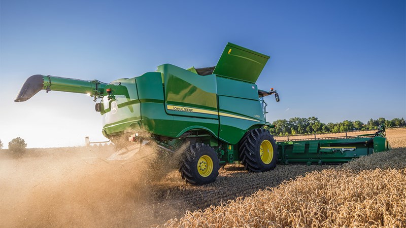 460 1 6834 John Deere ogolne s700 hero 02