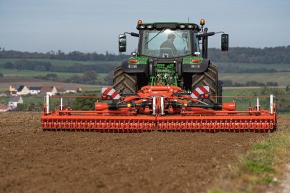 520 1 1 6874 HR6030R ManualAdjustments WORK GROUND JOHN DEERE 1