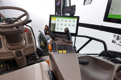 525 1 01 6886 John Deere 02 6R Series with the new G5Plus CommandCenter