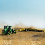 532 1 6930 Fot 1 Wysoka wydajnosc ciagnika John Deere 9RX pomogla w ustanowieniu nowego rekordu