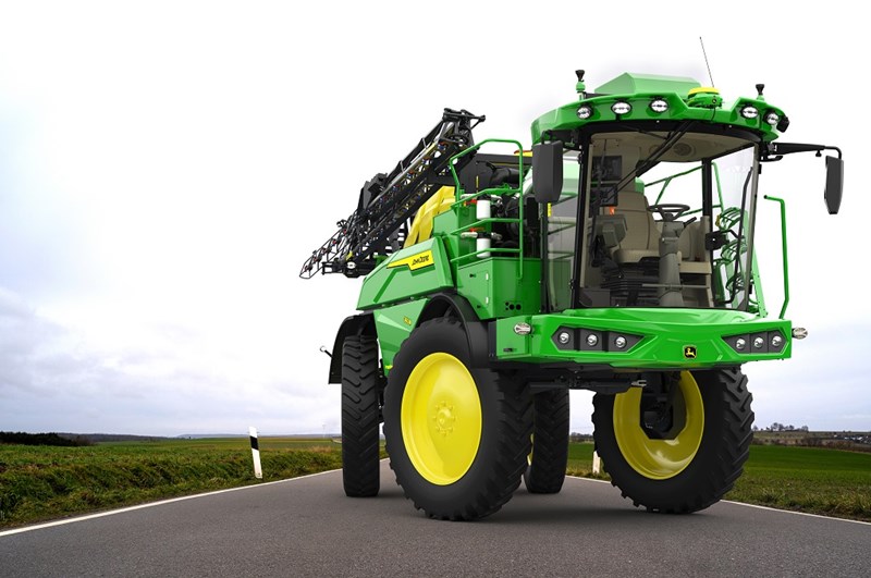 591 1 6953 Fot 1 John Deere prezentuje nowy opryskiwacz samojezdny serii 300M