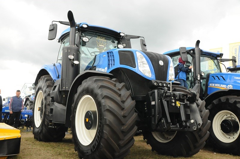 Ciągniki na wstecznym - best-agri.com