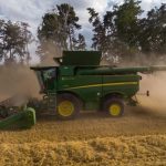 604 1 6923 Fot 1 Kombajny John Deere serii S z czujnikiem HarvestLab 3000 to nowy standard