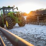 667 1 7081 Fot 1 John Deere Przygotuj ciagnik na zime z nowoczesnymi rozwiazaniami