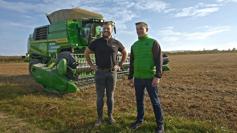 687 1 7101 Fot 2 John Deere Uprawa soi przy wsparciu technologii