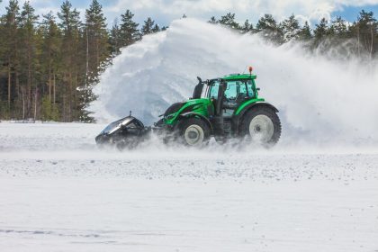 72 1 nokian 2 valtra snowrace rgb do pliku 4681