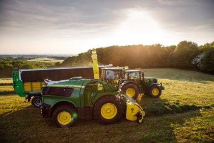 74 1 John Deere fot3 Nowe samojezdne sieczkarnie polowe serii 9000 do pliku 4736