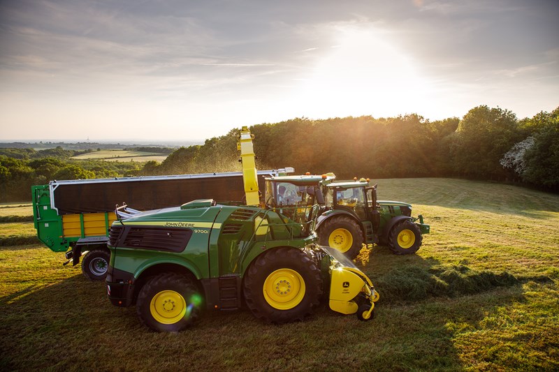 74 1 John Deere fot3 Nowe samojezdne sieczkarnie polowe serii 9000 do pliku 4736