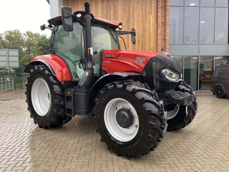 Case IH Case IH Maxxum 125 17 x 16 Active drive 4 650 Tyres