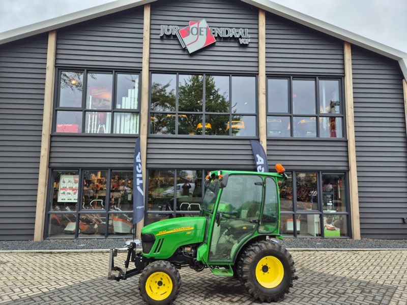 JOHN DEERE 2520 JOHN DEERE 2520