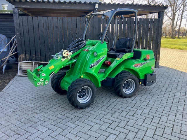 AVANT 528 TDL AVANT 528 TDL miniloader