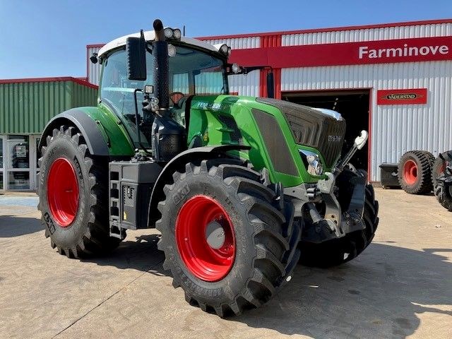 2438349 – 826 PROFI + – Fendt