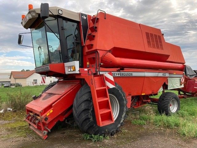 2195957 – 40 – Massey Ferguson