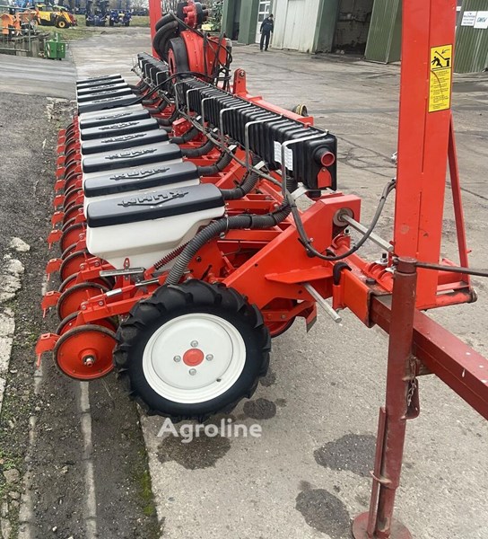 Kuhn Planter Mono 12 RG Siewnik punktowy elektryczny Kuhn Planter Mono 12 RG