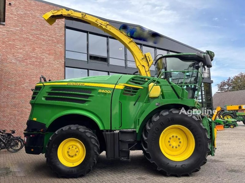 John Deere 8400i ProDrive Sieczkarnia samojezdna John Deere 8400i ProDrive