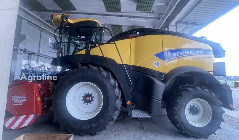 New Holland FR 550 Sieczkarnia samojezdna New Holland FR 550
