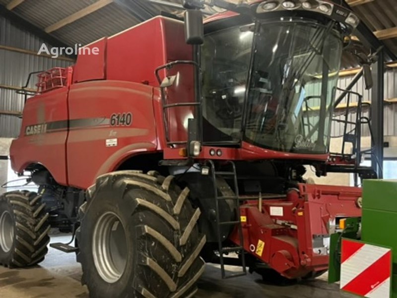 Case IH Axial-Flow 6140 Kombajn do zboża Case IH Axial-Flow 6140