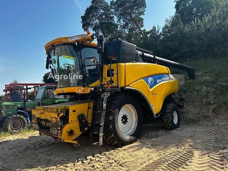 New Holland CR 9070 Elevator Kombajn do zboża New Holland CR 9070 Elevator