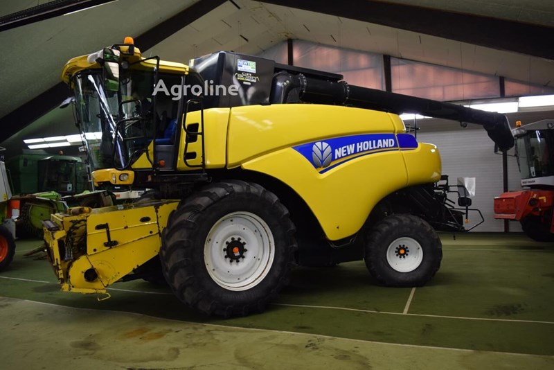 New Holland CR 9090 Elevation Kombajn do zboża New Holland CR 9090 Elevation
