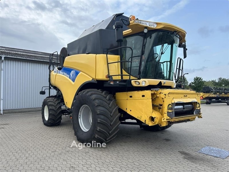 New Holland CR 980 Kombajn do zboża New Holland CR 980