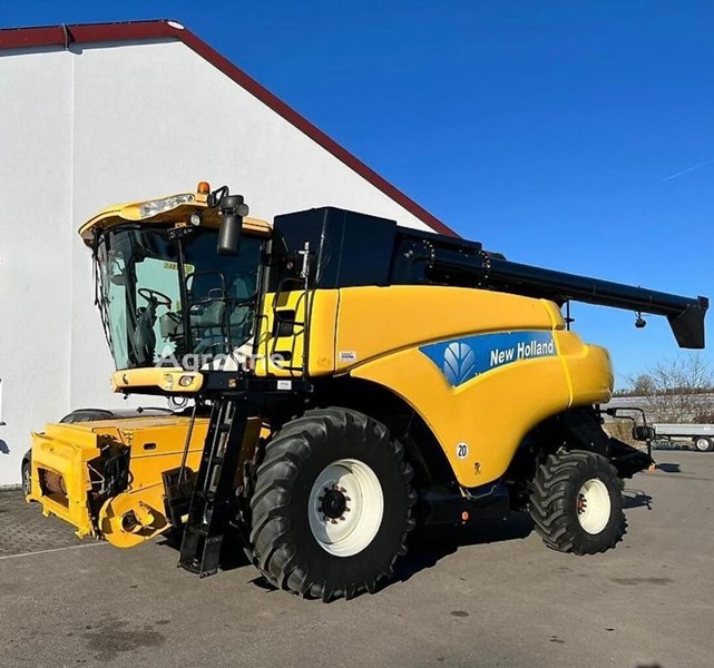 New Holland CR 980 mit Smart Steer Lenksystem, Schneidwerk optional Kombajn do zboża New Holland CR 980 mit Smart Steer Lenksystem, Schneidwerk optional