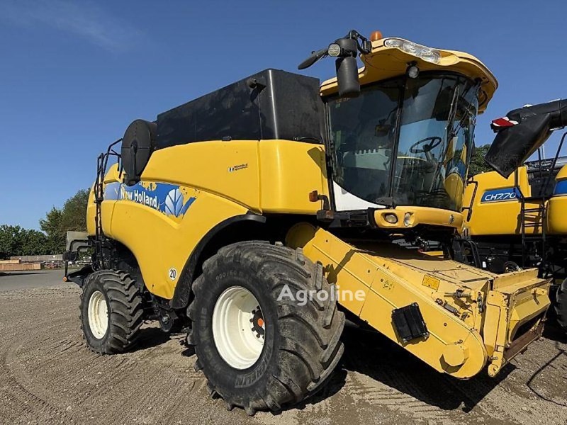 New Holland CX 8090 Kombajn do zboża New Holland CX 8090