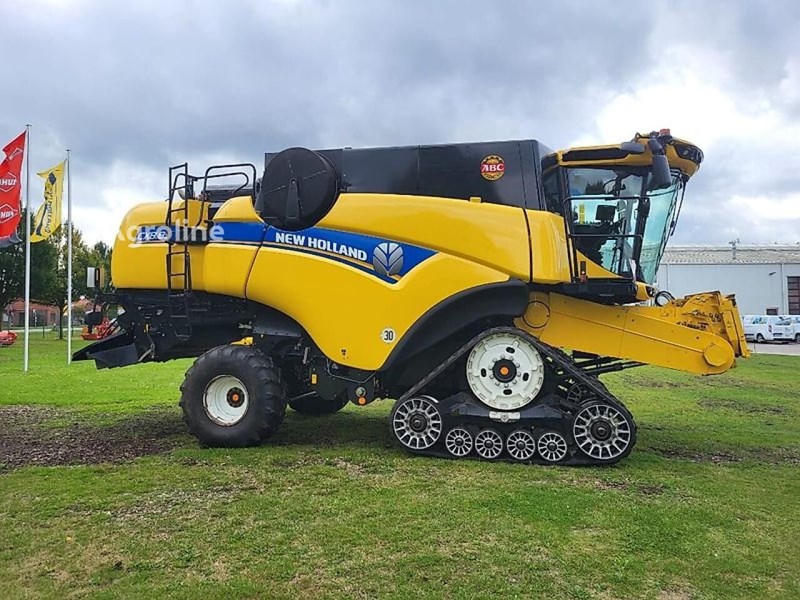 New Holland CX8.85 Raupe Kombajn do zboża New Holland CX8.85 Raupe