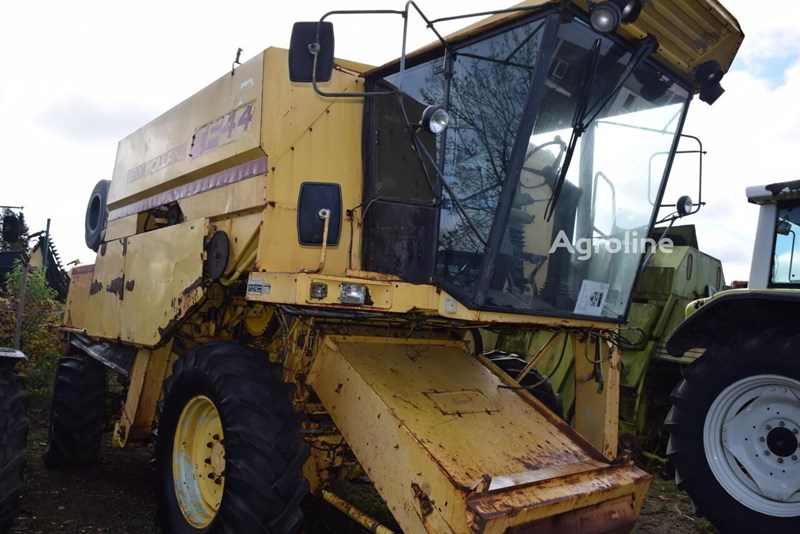 New Holland TF 44 Kombajn do zboża New Holland TF 44