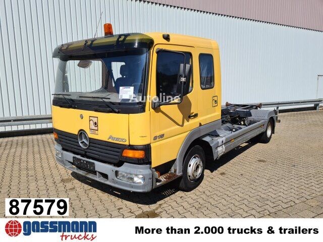 Mercedes-Benz Atego 815 K Ciężarówka hakowiec Mercedes-Benz Atego 815 K