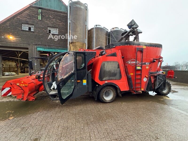 Kuhn SPV Power 14.1 DL Samojezdny wóz paszowy Kuhn SPV Power 14.1 DL