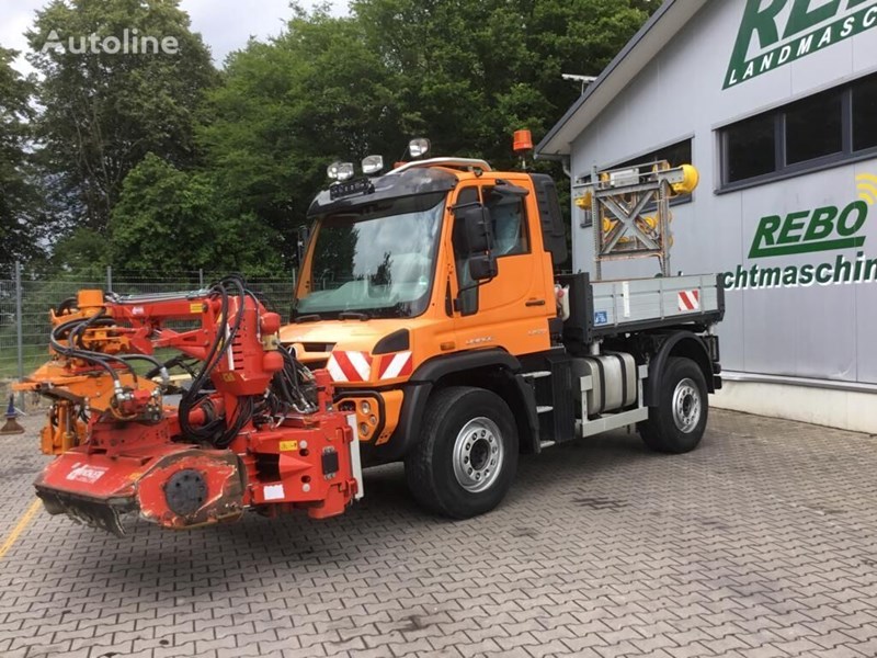 Mercedes-Benz UNIMOG U 527 Wielofunkcyjna maszyna komunalna Mercedes-Benz UNIMOG U 527