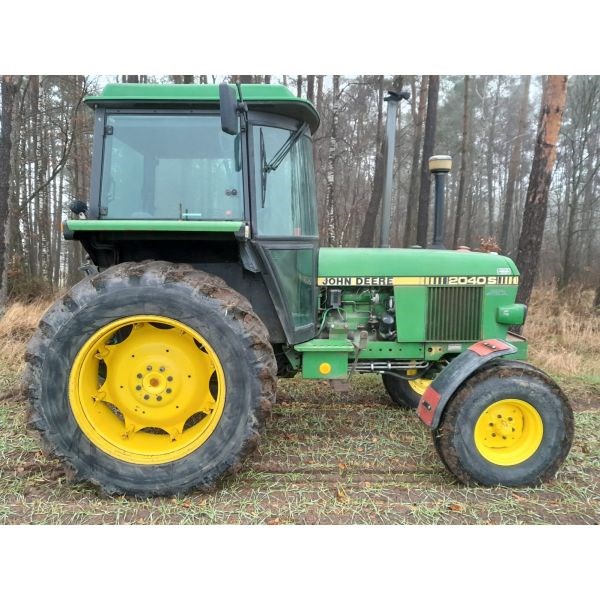 JOHN DEERE 2040S