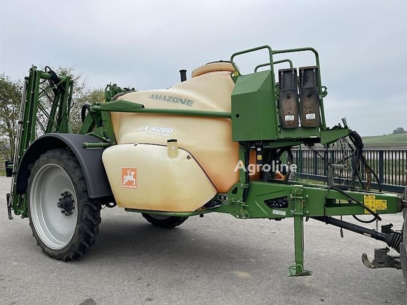 Amazone UX 4200 Special Opryskiwacz zaczepiany Amazone UX 4200 Special