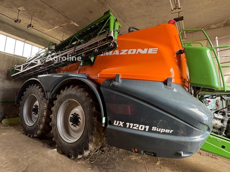 Amazone UX11201 Super Opryskiwacz zaczepiany Amazone UX11201 Super