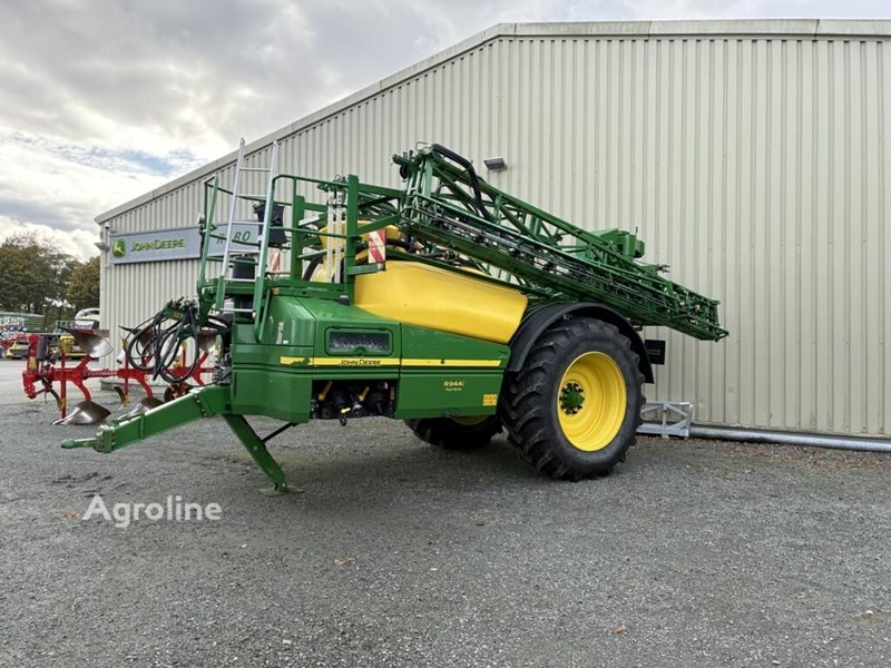 John Deere R944i POWRSPRAY Opryskiwacz zaczepiany John Deere R944i POWRSPRAY