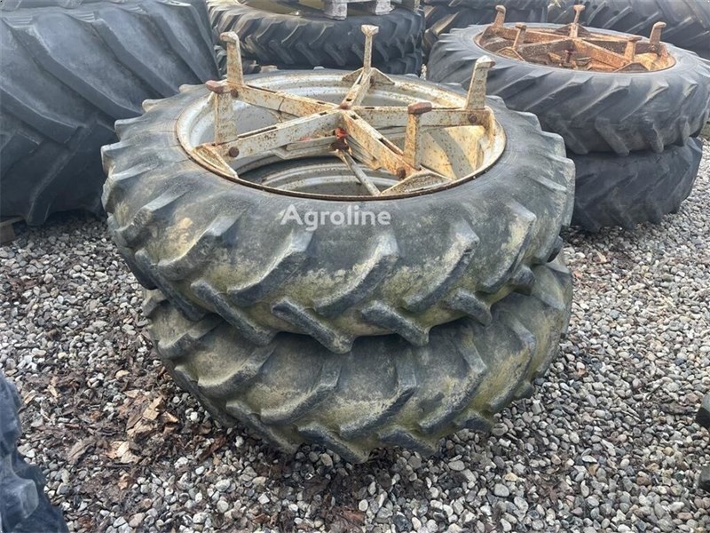 Pirelli 12,4R36 Molcon 5 arme bred Koło Pirelli 12,4R36 Molcon 5 arme bred