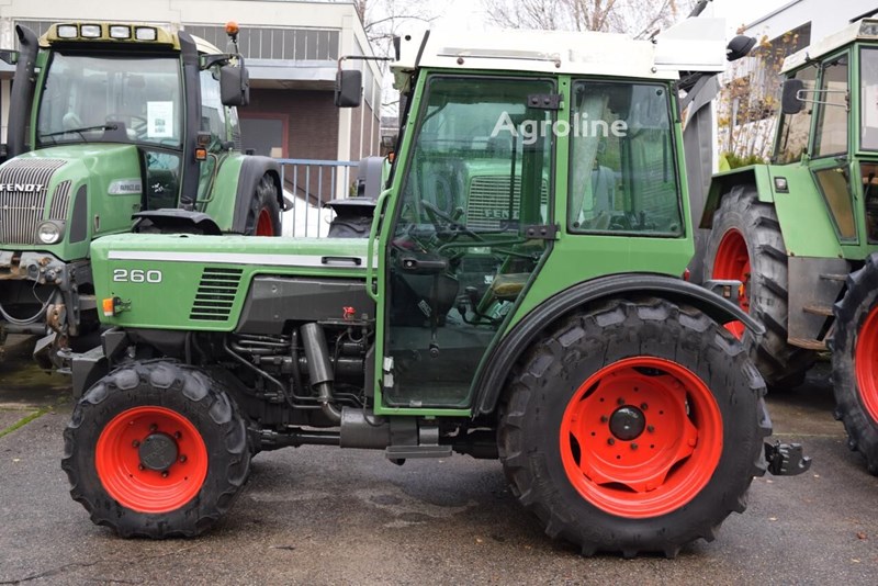 Fendt Farmer 260 V *Schmalspur* Ciągnik kołowy Fendt Farmer 260 V *Schmalspur*