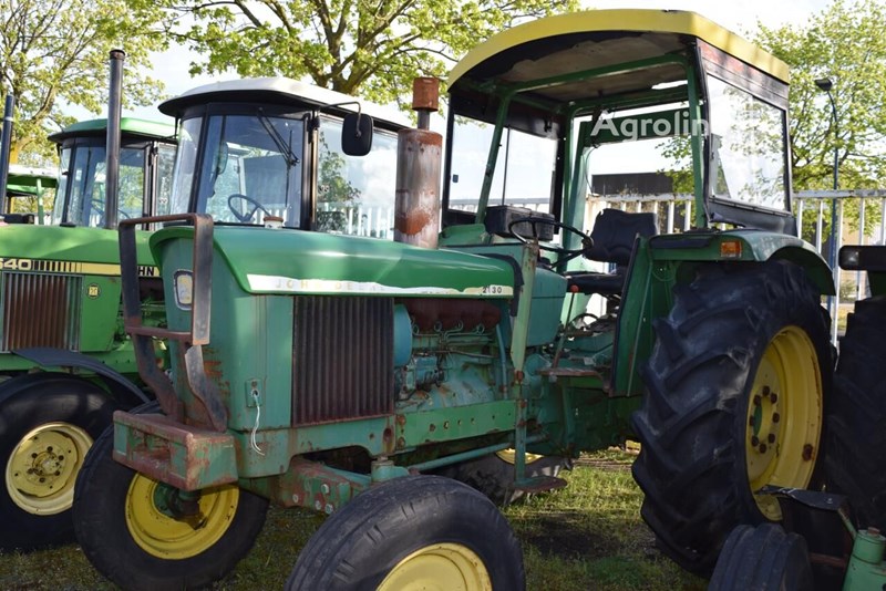 John Deere 2130 Ciągnik kołowy John Deere 2130
