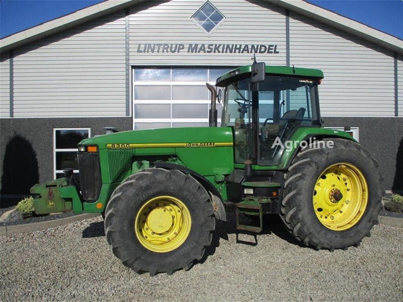 John Deere 8300 Ciągnik kołowy John Deere 8300