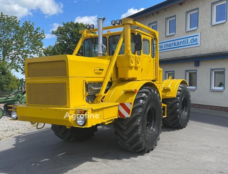 Ciągnik kołowy K 701 V12