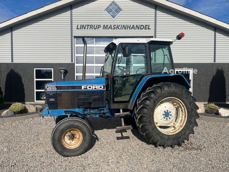 New Holland 5640 SL Ciągnik kołowy New Holland 5640 SL