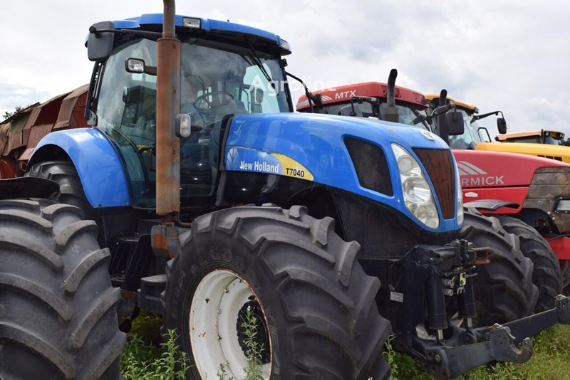 New Holland T 7040 Ciągnik kołowy New Holland T 7040