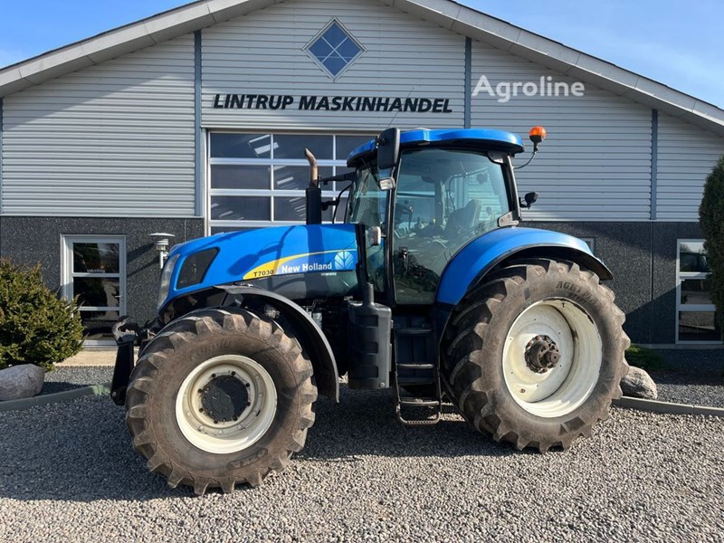New Holland T7030 Ciągnik kołowy New Holland T7030